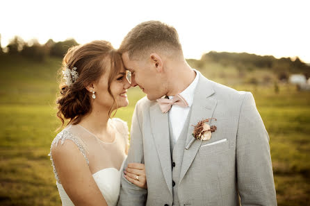 Fotógrafo de casamento Vladut Tiut (tvphoto). Foto de 10 de outubro 2021