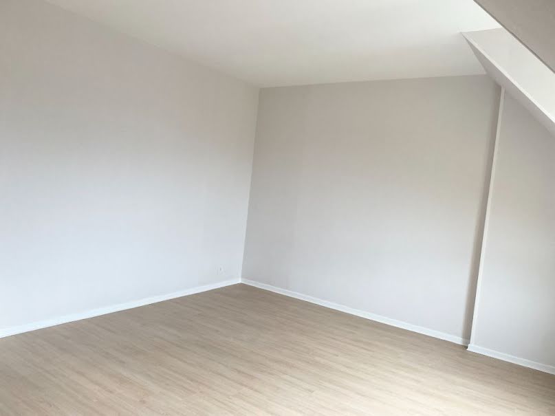 Location  appartement 2 pièces 51 m² à Chaumont (52000), 514 €