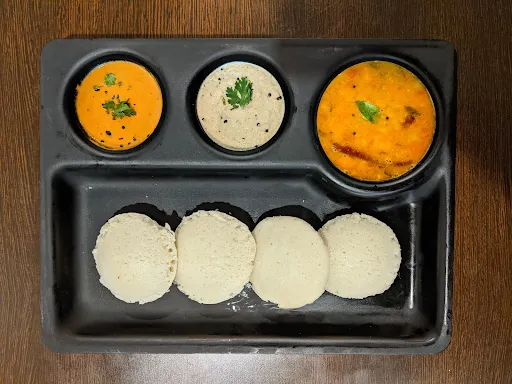 Plain Idli [4 Pieces] With Sambar And Chutney