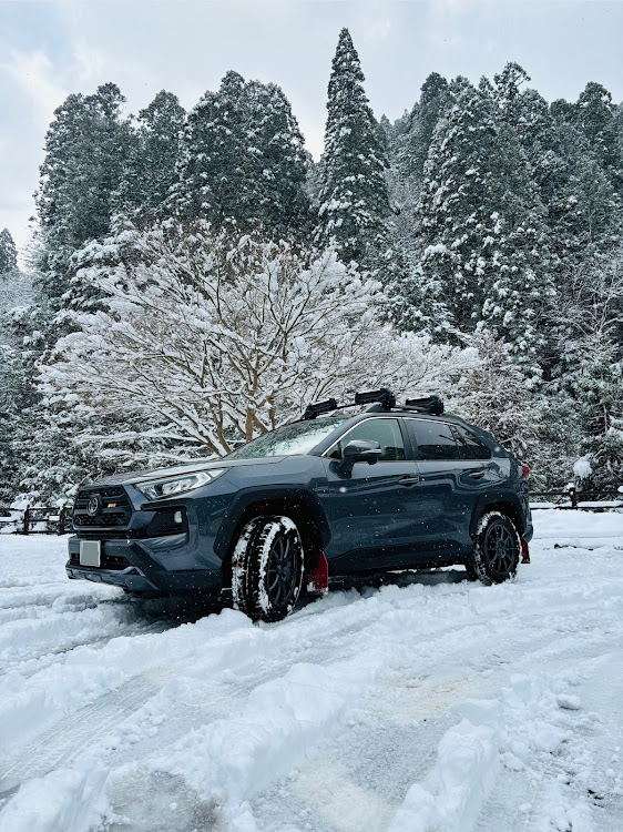 RAV4のTOYOTA・RAV4・RAV4オフロードパッケージ・雪道ドライブ・スノーキャリアに関するカスタム事例の投稿画像2枚目