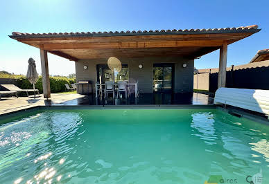 Appartement avec terrasse et piscine 1