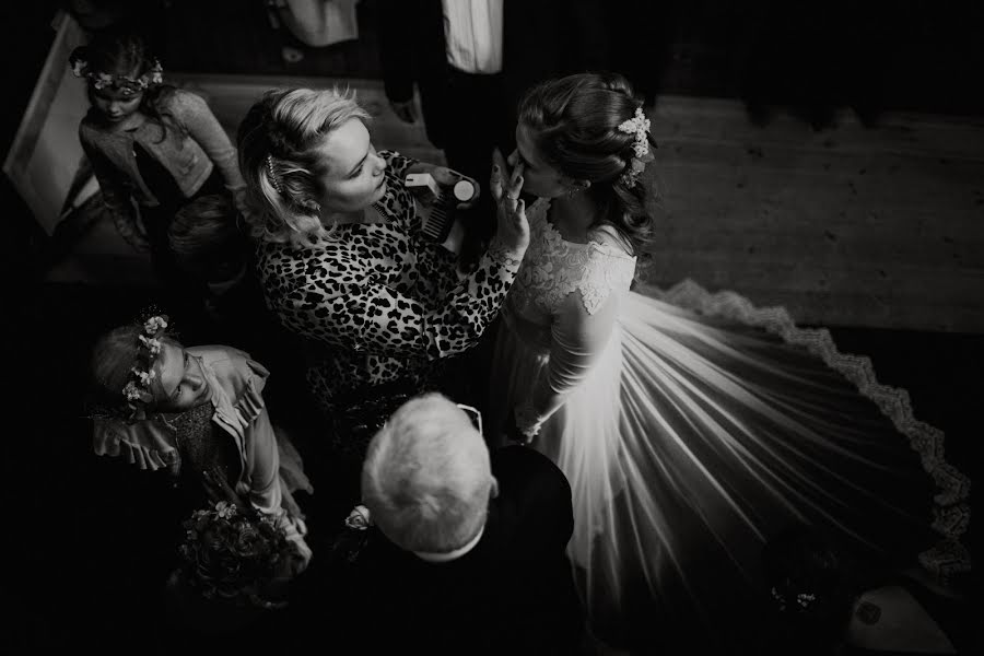 Wedding photographer Tiril Hauan (fotoforundring). Photo of 8 May 2019