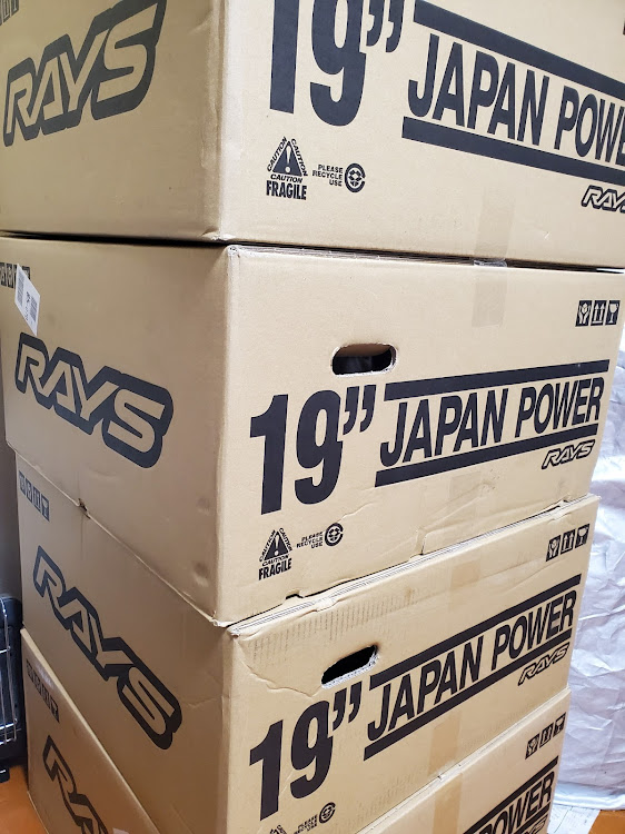 ステップワゴンのアルミホイール・19インチ・57FXZに関するカスタム事例の投稿画像1枚目