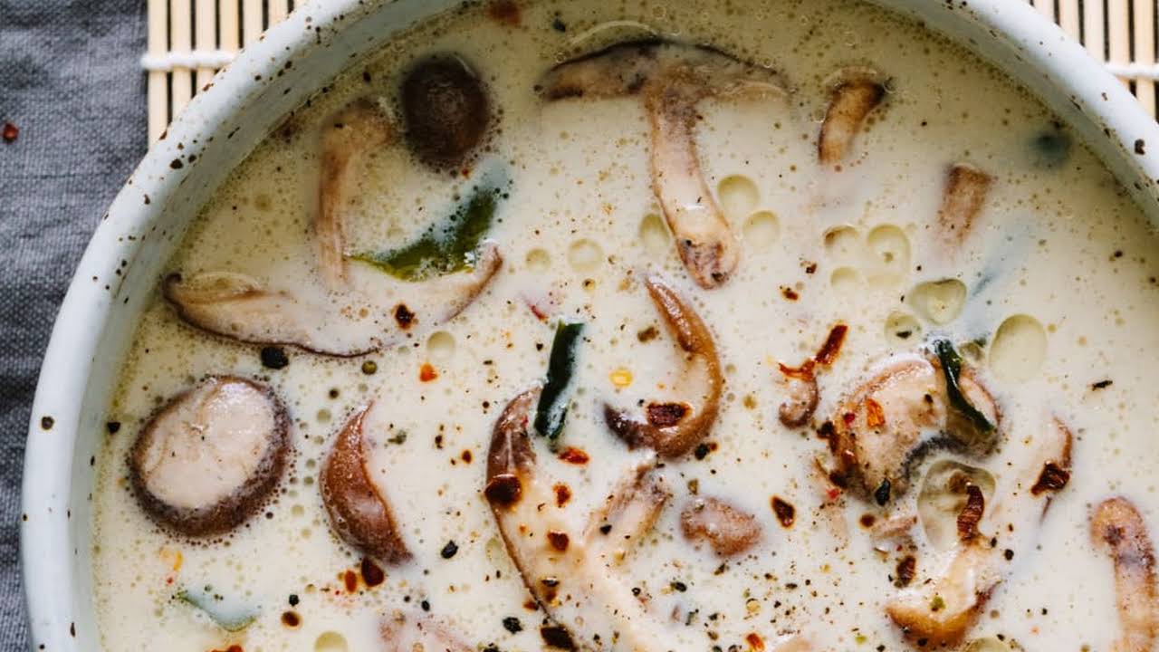 Simple Vegan Miso Noodle Soup (7 Ingredients) - The Simple Veganista