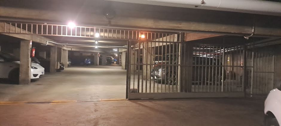 Vente parking  22 m² à Paris 18ème (75018), 48 000 €