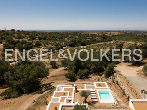 Maison contemporaine avec piscine et jardin 2