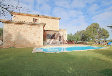 Villa with pool and terrace 5