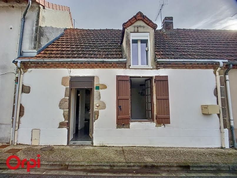 Vente maison 2 pièces 48 m² à Montmarault (03390), 39 800 €