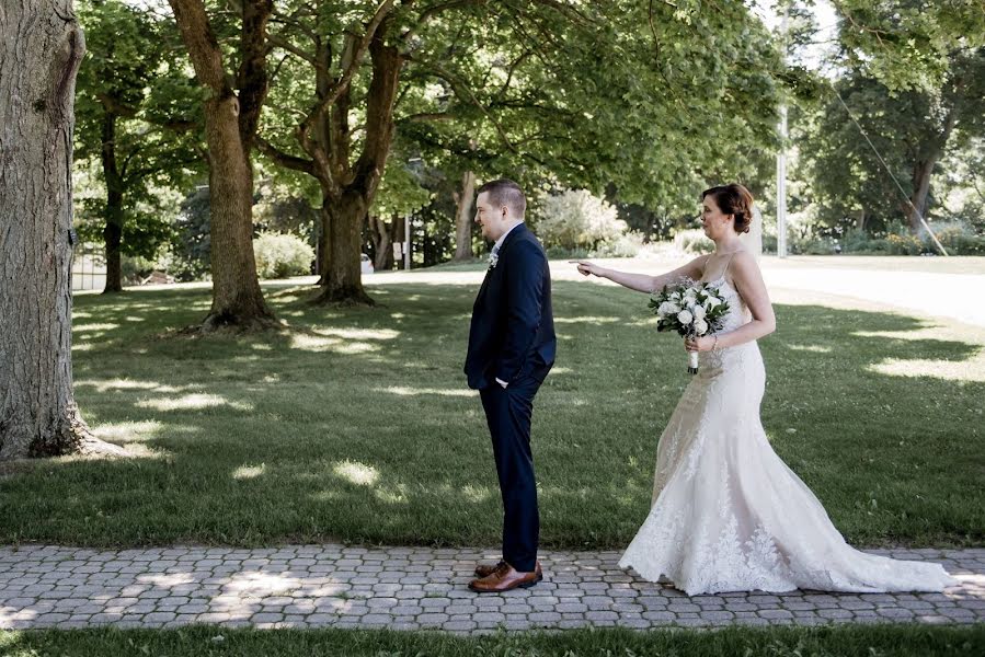 Fotografo di matrimoni Linda Charbonneau (lindacharbonneau). Foto del 9 maggio 2019