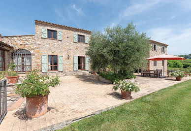 Farmhouse with garden and pool 1