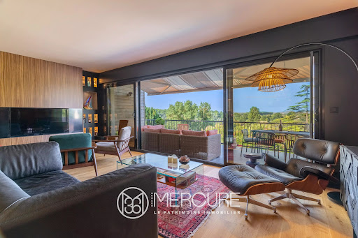 Villa with pool and terrace 4