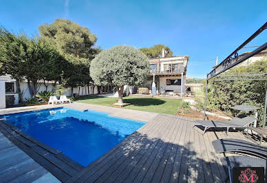 Maison avec piscine et jardin 20