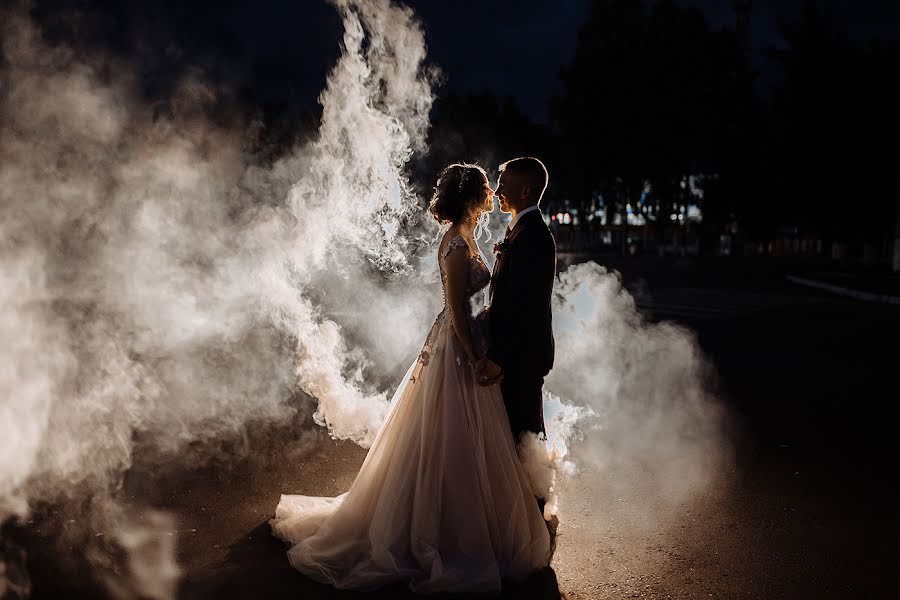 Fotógrafo de casamento Yuriy Knyazev (yuriyknyazev). Foto de 13 de setembro 2020