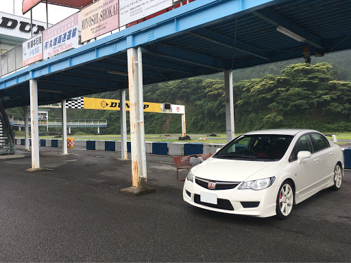 タイヤ空気圧チェックはどこでできる セルフチェックのやり方を伝授 Cartuneマガジン