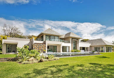 Villa with pool and terrace 1