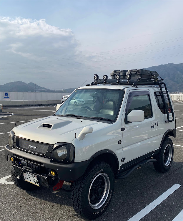 ジムニーのトランクカーゴ・ルーフキャリア・正月からDIY・新年のご挨拶に関するカスタム事例の投稿画像1枚目