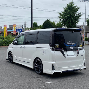 ヴォクシー
