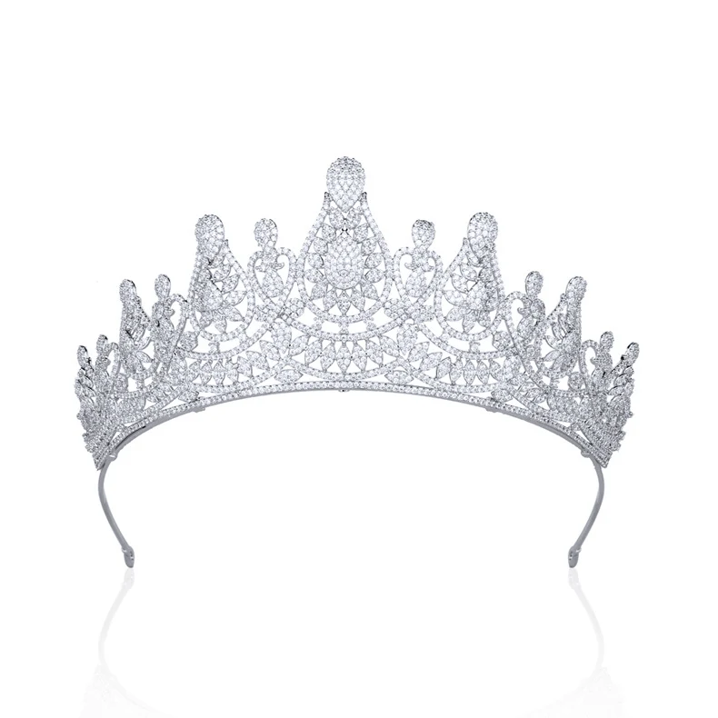 Diadème de mariage couronne zircon micro-incrusté Éclat et élégance pour les mariées. Une couronne parfaite pour sublimer votre beauté et votre journée spéciale.