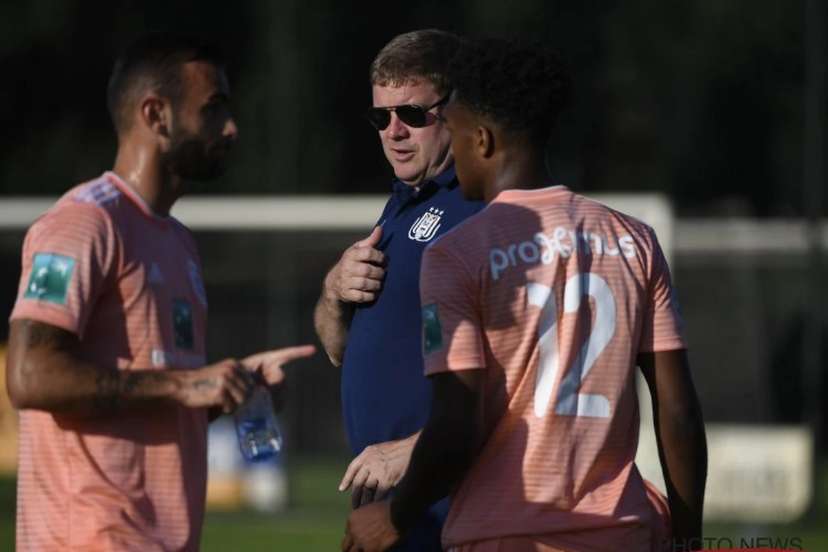 Anderlecht-coach Vanhaezebrouck lovend na paars-witte oefenkamp: "Ik heb een paar jonge gasten gezien die zich klaar tonen om mee te concurreren voor een basisplaats"