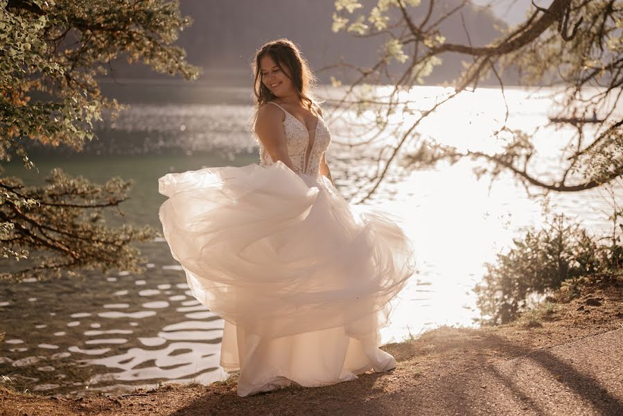 Fotógrafo de casamento Dóra Bella (belladorafoto). Foto de 22 de setembro 2023