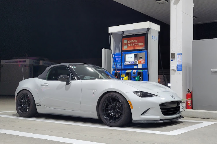 ロードスターのVALINO N820S・コメント喜びます・セラミックメタリック・ガソリンスタンドは盛れるに関するカスタム事例の投稿画像1枚目