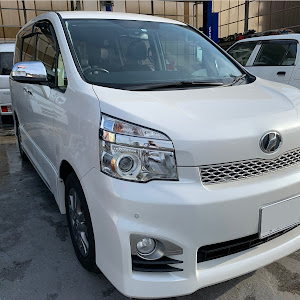 ヴォクシー ZRR70W