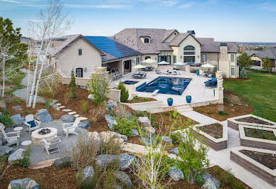 Maison avec piscine et jardin 18