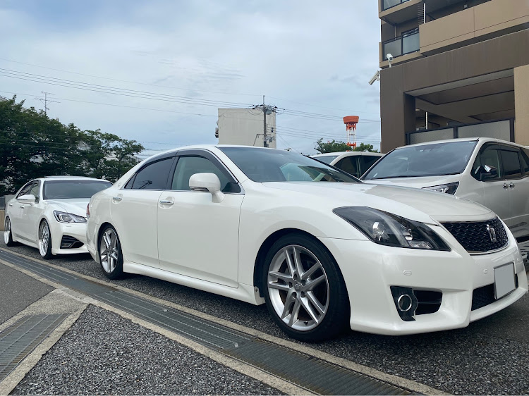 クラウンアスリートの200系クラウン・車高調取付に関するカスタム事例の投稿画像4枚目