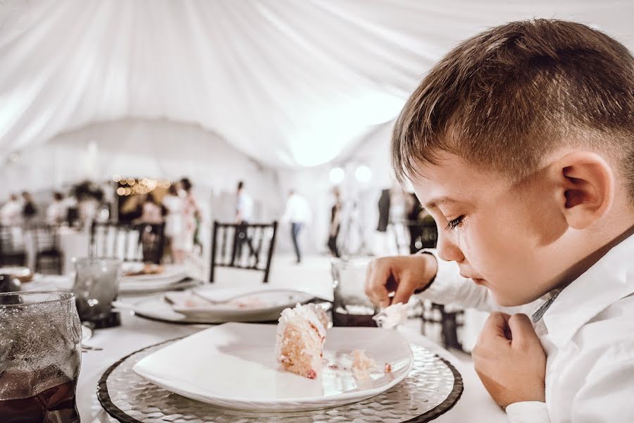 Wedding photographer Kseniya Rzhevskaya (ksumee2209). Photo of 13 August 2018