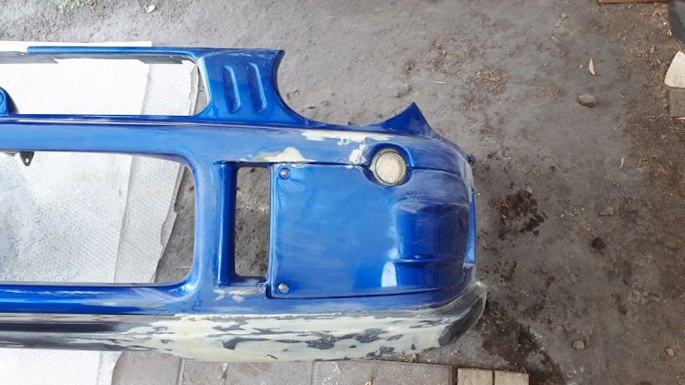 インプレッサ スポーツワゴンのパテ処理・バンパー補修・DIYに関するカスタム事例の投稿画像1枚目