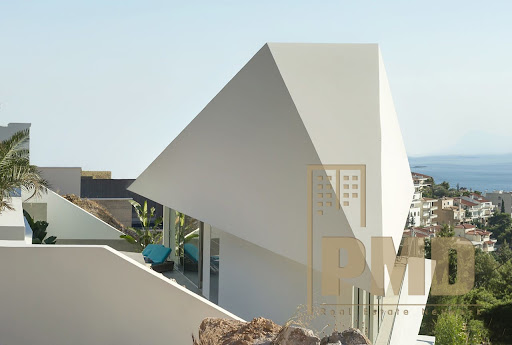 Villa with pool 4