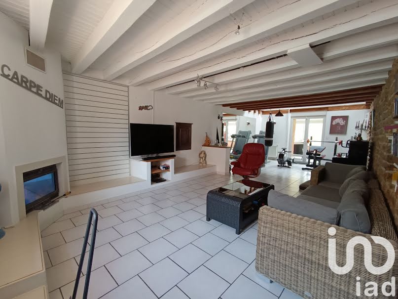 Vente propriété 6 pièces 202 m² à Is-en-Bassigny (52140), 175 000 €