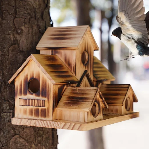 Wooden Bird House Bird Cage Feeding Nest Garden Birdhouse Decoration Backyard Fence Pendant S3q9