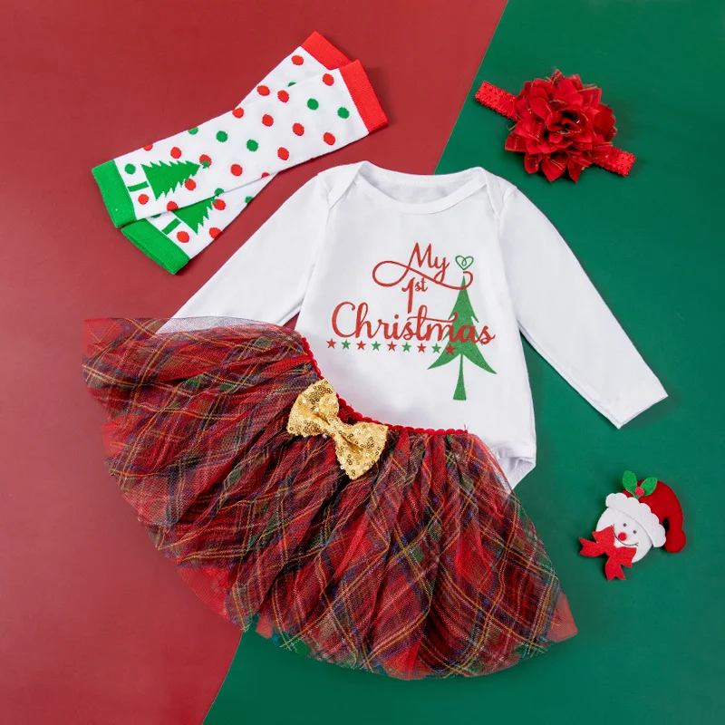 Ensemble Quatre Pièces Jupe et Costume Bébé Noël. Confortable et Festif. Idéal pour les fêtes et les photos de famille mémorables