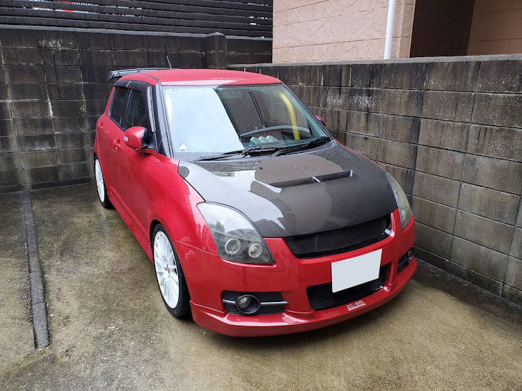 スイフトスポーツの朝イチ投稿頑張る💪・寝不足出社・何気ない投稿・会社の駐車場にてに関するカスタム事例の投稿画像1枚目