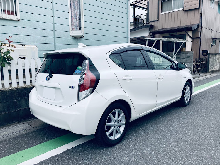 アクアの前期純正アルミホイール・街に溶け込む営業車・見た目普通・社畜アクア爆走レーシング・都心環状線昼の部に関するカスタム事例の投稿画像4枚目