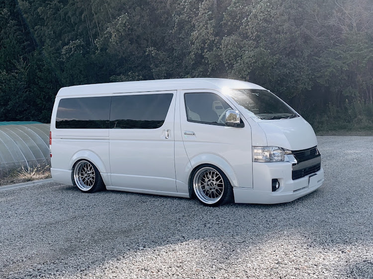 ハイエースバンのあけましておめでとうございます・今年もよろしくお願いします・ハイエース・DIYに関するカスタム事例の投稿画像1枚目