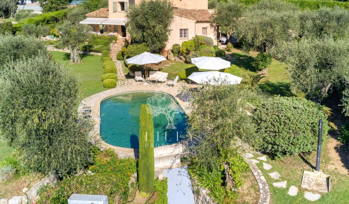 Property with pool Châteauneuf-Grasse