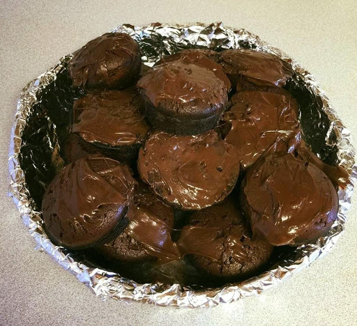 I left the bottom ones in for about 14 minutes as the original recipe suggested but it resulted in brownies. However the top ones, I left in for 10 minutes which resulted in lava cakes. Both of them are delicious! 