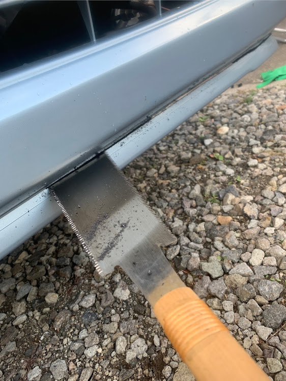 サンバーディアスワゴンのサンバーディアスワゴン・リフトアップ・バンパーカット・フロントバンパー・ＤＩＹ作業に関するカスタム事例の投稿画像3枚目
