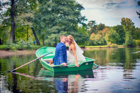 Fotografo di matrimoni Anton Basov (bassograph). Foto del 9 ottobre 2015