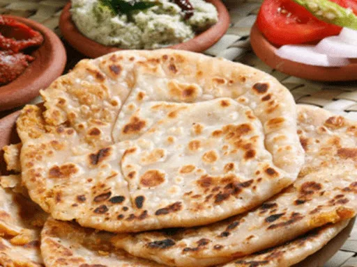 2 Pyaaz Mooli Mixed Tawa Paratha Combo