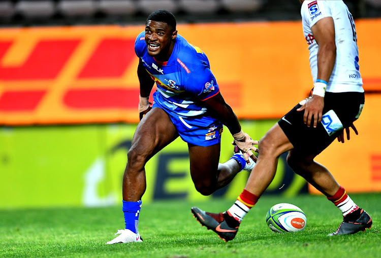 Warrick Gelant of the Stormers scores a try in the Super Rugby Unlocked match against the Cheetahs at Newlands in Cape Town on November 14, 2020.