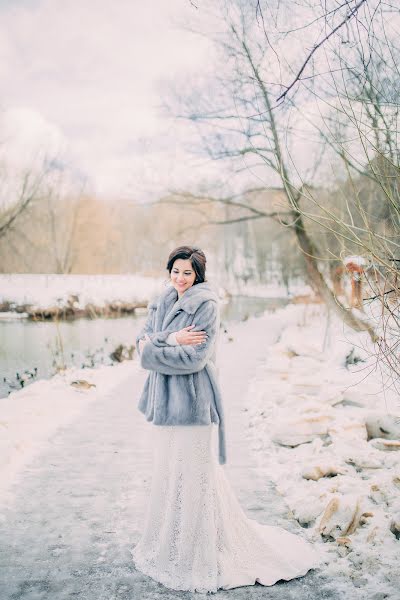 Fotógrafo de casamento Alesya Belova (artlesya). Foto de 3 de março 2017