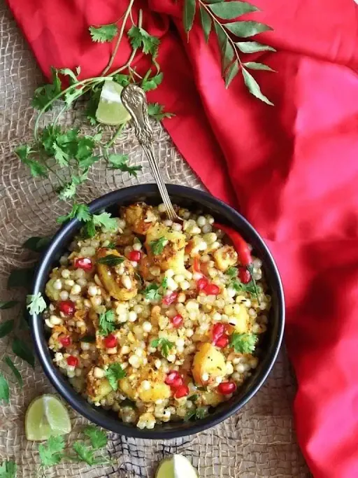 Sabudana Khichdi [Curd+Potato Wedges]