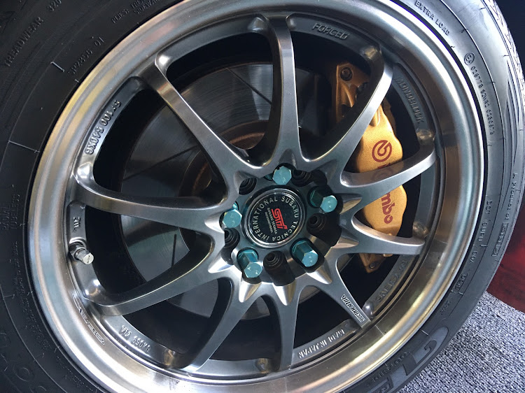 インプレッサ WRX STIのホイールナット交換・モノリス・CE28・#レイズホイールに関するカスタム事例の投稿画像3枚目