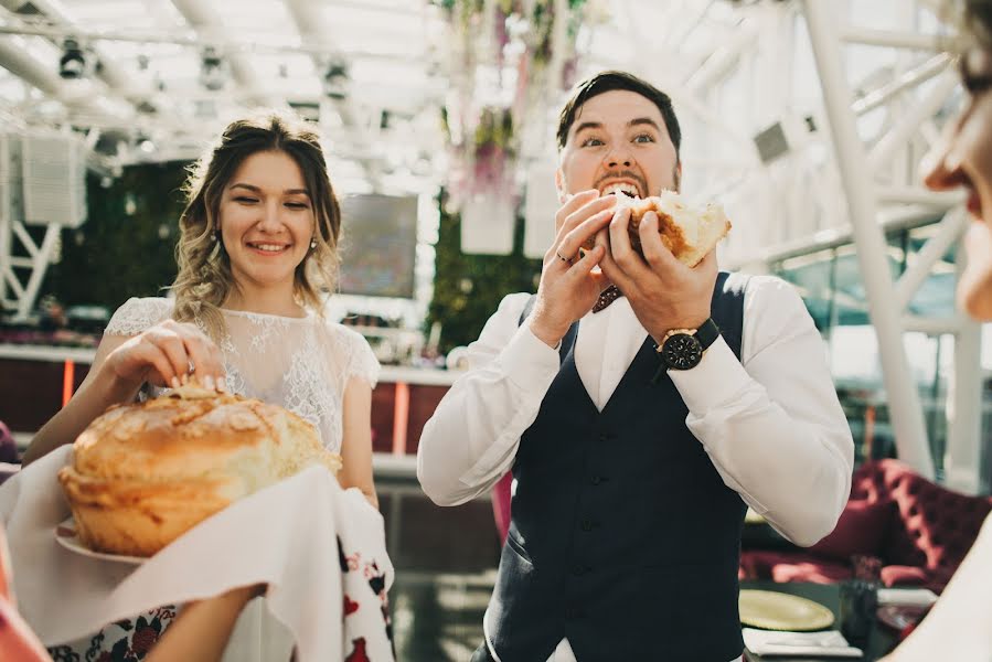 Fotógrafo de casamento Darya Larionova (darinal). Foto de 14 de setembro 2018