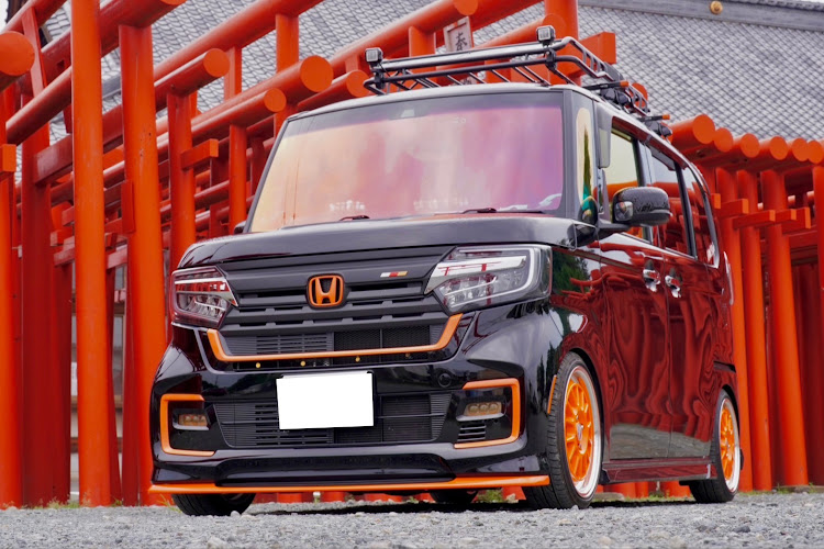 Nボックスカスタムの黒橙Style・MCStyle・seeker FX・暑い、、暑いぞおおお！！・愛車の表情に関するカスタム事例の投稿画像1枚目