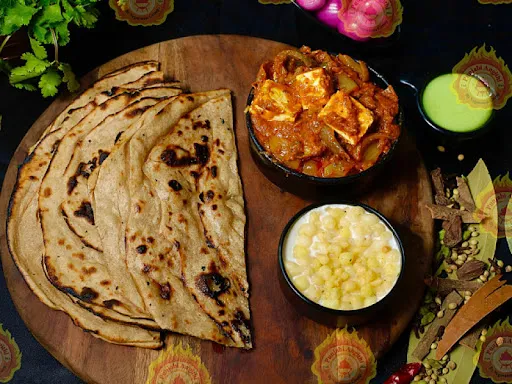 Kadhai Paneer + Boondi Raita + Choice Of Breads