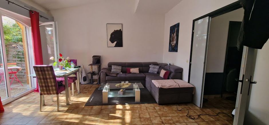 Vente viager 1 pièce 52 m² à Six-Fours-les-Plages (83140), 160 000 €